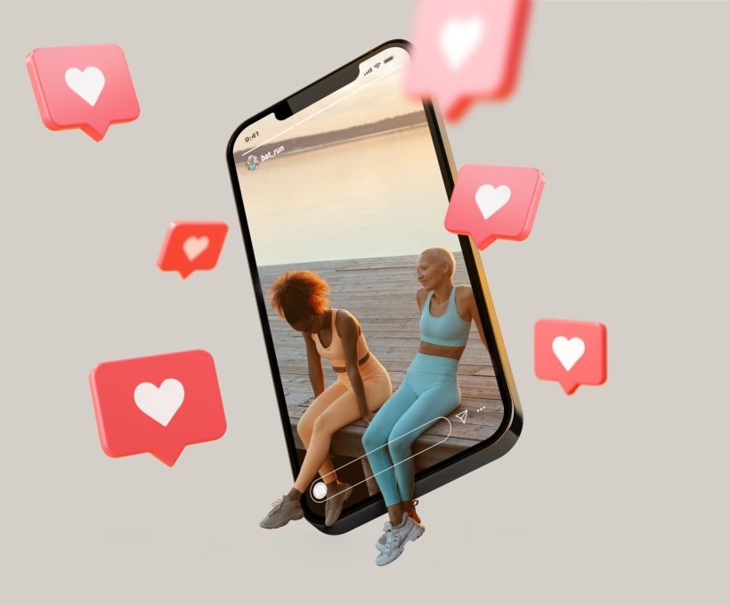 influencers-relaxing-posting-social-media